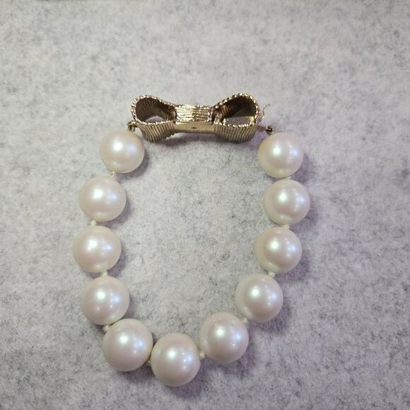 🐢 Kate Spade Gold Bow + Pearl Bracelet 🥰🥰😍 - Picture 3 of 13